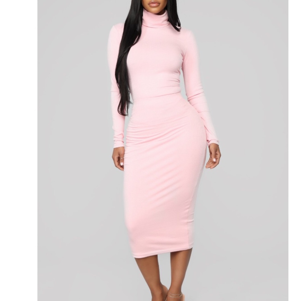 SOLD Fashion nova bright pink skirt set 💕